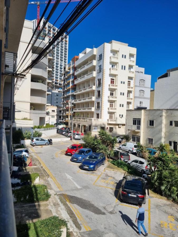 Korzo Suites Paceville San Giuliano Esterno foto