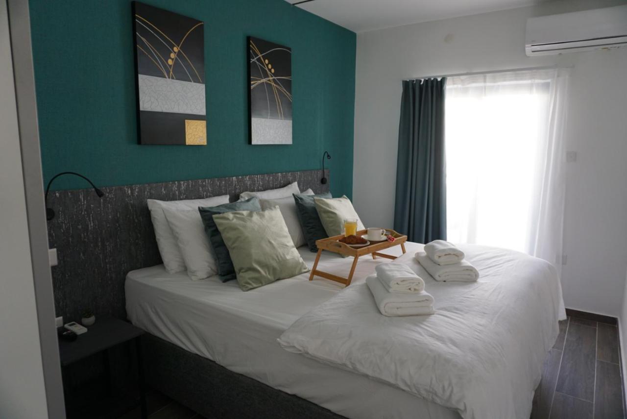 Korzo Suites Paceville San Giuliano Esterno foto
