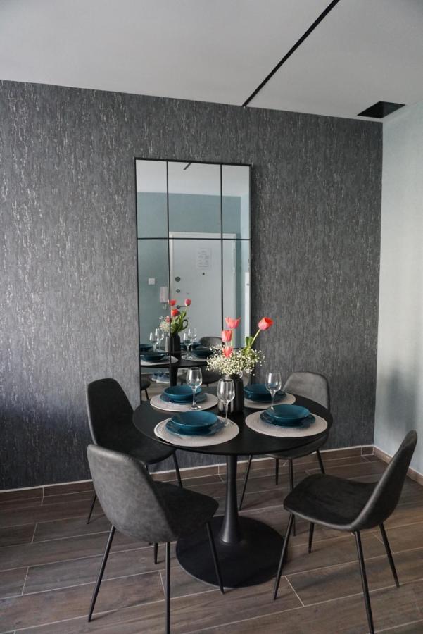 Korzo Suites Paceville San Giuliano Esterno foto