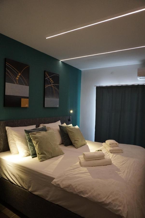 Korzo Suites Paceville San Giuliano Esterno foto