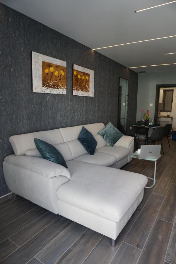 Korzo Suites Paceville San Giuliano Esterno foto